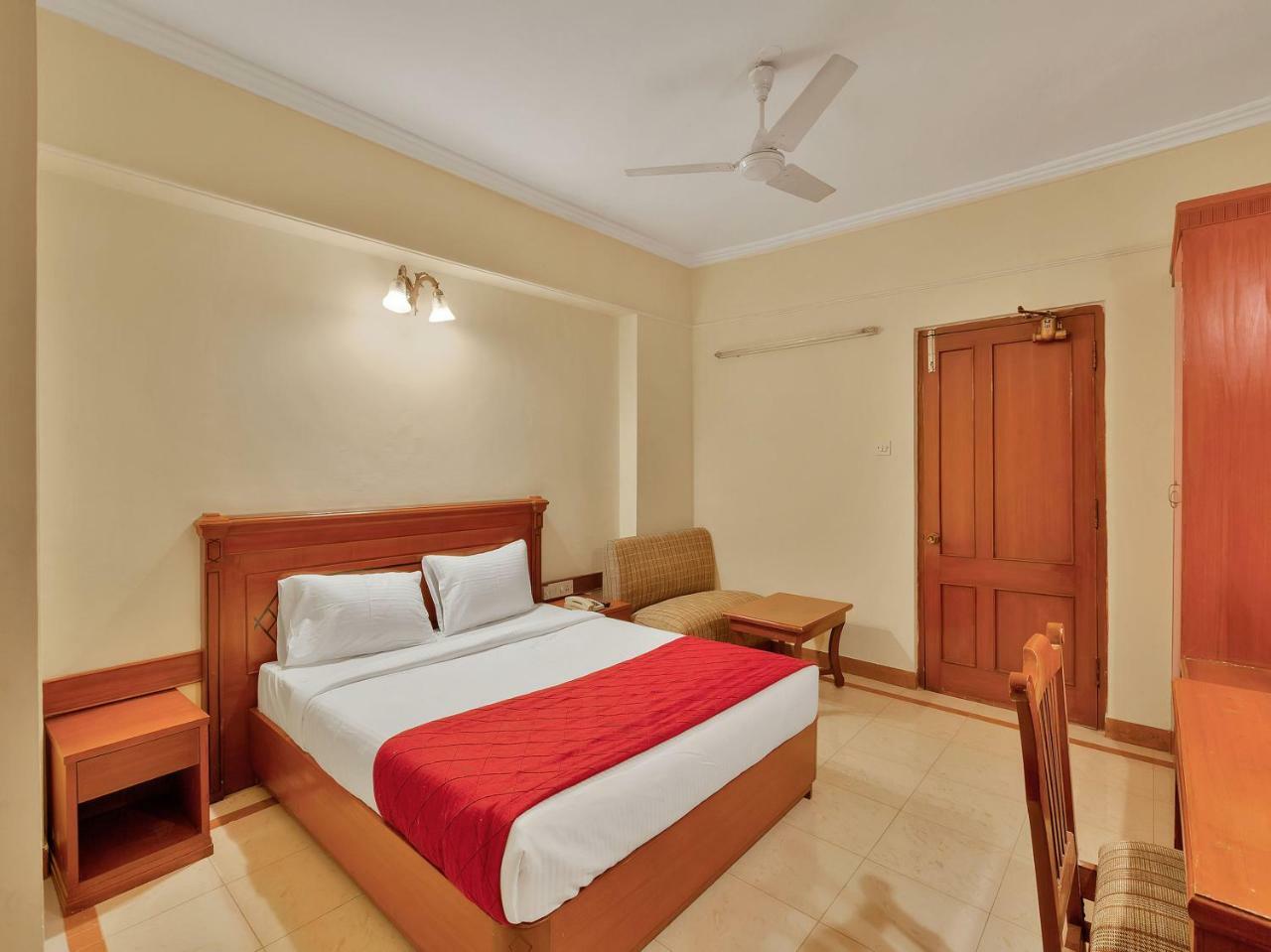 Oyo 10534 Hotel Kanishka Bengaluru Zewnętrze zdjęcie