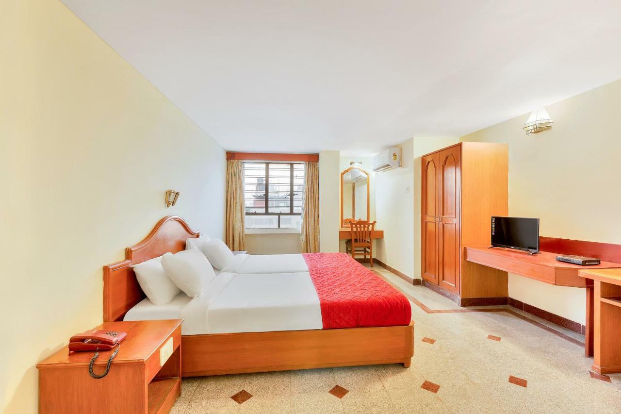 Oyo 10534 Hotel Kanishka Bengaluru Zewnętrze zdjęcie